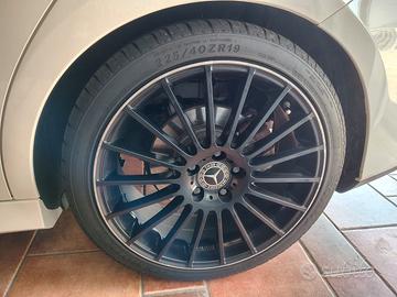 Pneumatici 225/40 R19 93Y