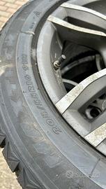 4 gomme termiche con cerchi in lega