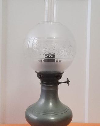 Lampada/lume a olio/petrolio vintage in Peltro