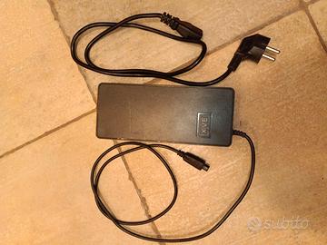 Caricabatterie originale per Inmotion v11