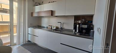Cucina pari al nuovo 