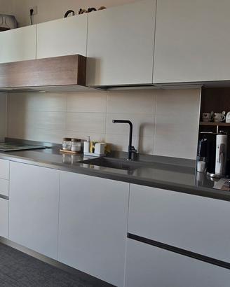 Cucina pari al nuovo 