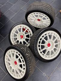 Cerchioni e gomme abarth