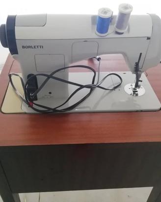 Macchina da cucire Borletti con mobile vintage