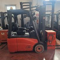 Carrello elevatore 1600kg elettrico marca Linde