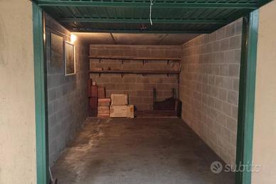 Box / Garage di 14 m² a Bussero