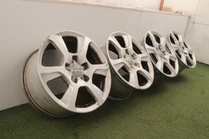 Cerchi in lega Audi A4 16 ORIGINALI 8K0601025F