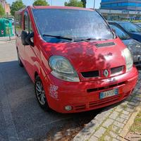 Furgonato Renault Trafic - semi camper