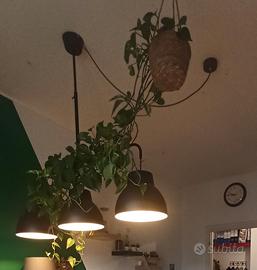 Lampadario nero con tre luci