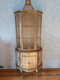 vetrinetta bombata stile barocco veneziano moderno