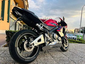 HONDA CBR 600 RR TUTTO INCLUSO ANCHE PASSAGGIO!