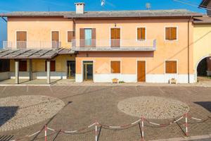 NEGOZIO A CERRO VERONESE