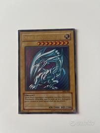 DRAGO bianco occhi blu