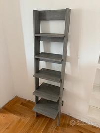 Scaletta legno con ripiani