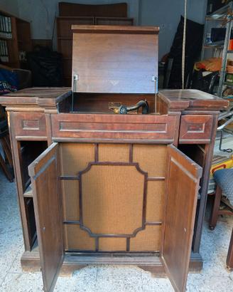 Grammofono Victrola anni 20 con manovella inclusa.