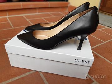 Decolletè in pelle nera Guess 38