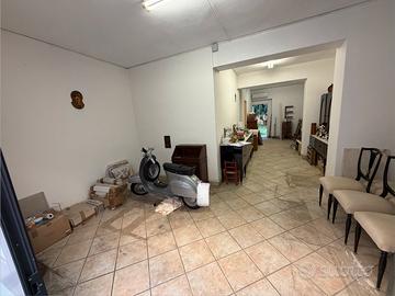 Pontedera, zona stazione: studio/ufficio di 40 mq
