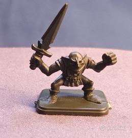 HeroQuest MB Goblin con spada Miniatura Originale