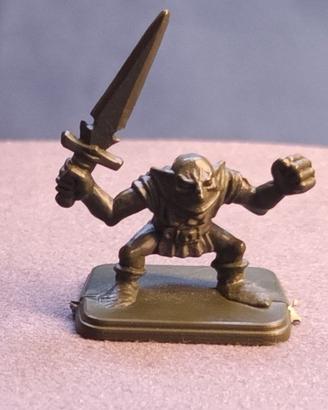HeroQuest MB Goblin con spada Miniatura Originale