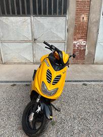 Yamaha Aerox Special Version Laguna Seca