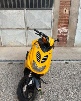 Yamaha Aerox Special Version Laguna Seca