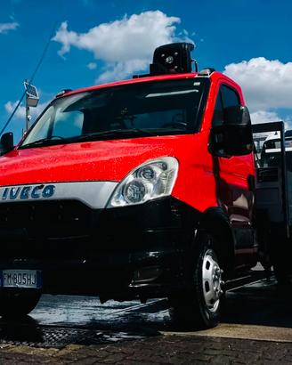 Iveco daily con gru 35c15 2014