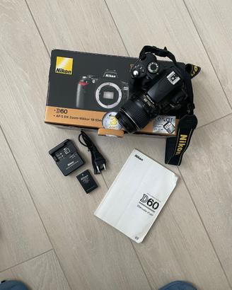 Nikon D60 Reflex + obiettivo 18-55 + custodia