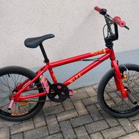 Bici BMX Freestyle Btwin Wipe 320. 20 pollici