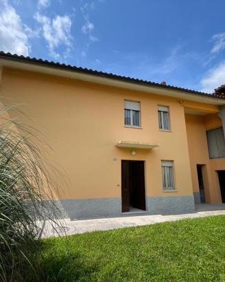 CASA A POCA DISTANZA DAL LAGO