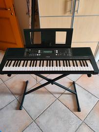 Tastiera Yamaha PSR-E373