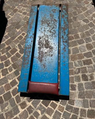 Carrello sotto auto
