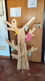 Appendiabiti in legno a forma di albero