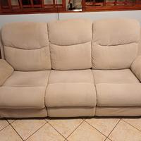 divano grigio chiaro 