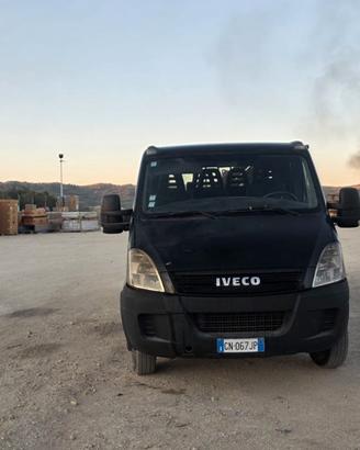 Daily IVECO con Gru