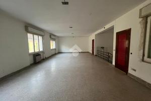 MULTILOCALE A CASTEL GOFFREDO