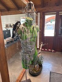 Lampada busto con forchette e coltelli