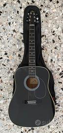 Chitarra acustica Eko, colore nero e bianco