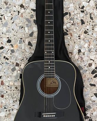 Chitarra acustica Eko, colore nero e bianco
