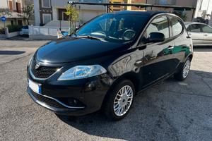 Lancia Ypsilon 1.2 69 CV 5 porte Gold