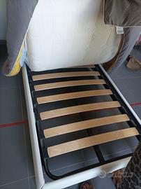 Letto singolo con  doghe in legno e materasso 