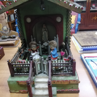 Antico vecchio altarino in legno