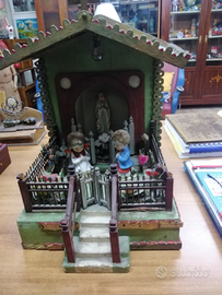 Antico vecchio altarino in legno