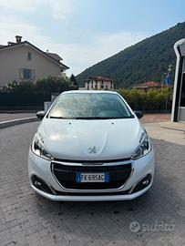 Peugeot 208 1.2 “NEOPATENTATI”