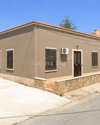 Casa indipendente con spazio esterno