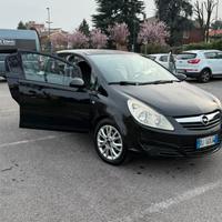 Opel corsa D 5 porte