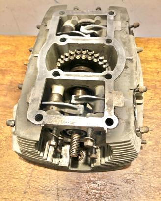 Laverda 750, ricambi vari, guarda foto.