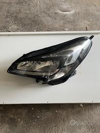 Fanale anteriore Opel corsa 2019 gpl