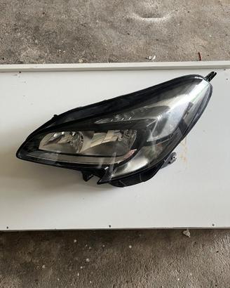Fanale anteriore Opel corsa 2019 gpl