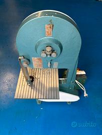 Sega a nastro verticale elettrica