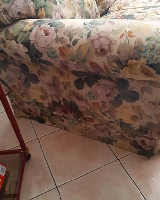 Due divani con letto, due posti larghi